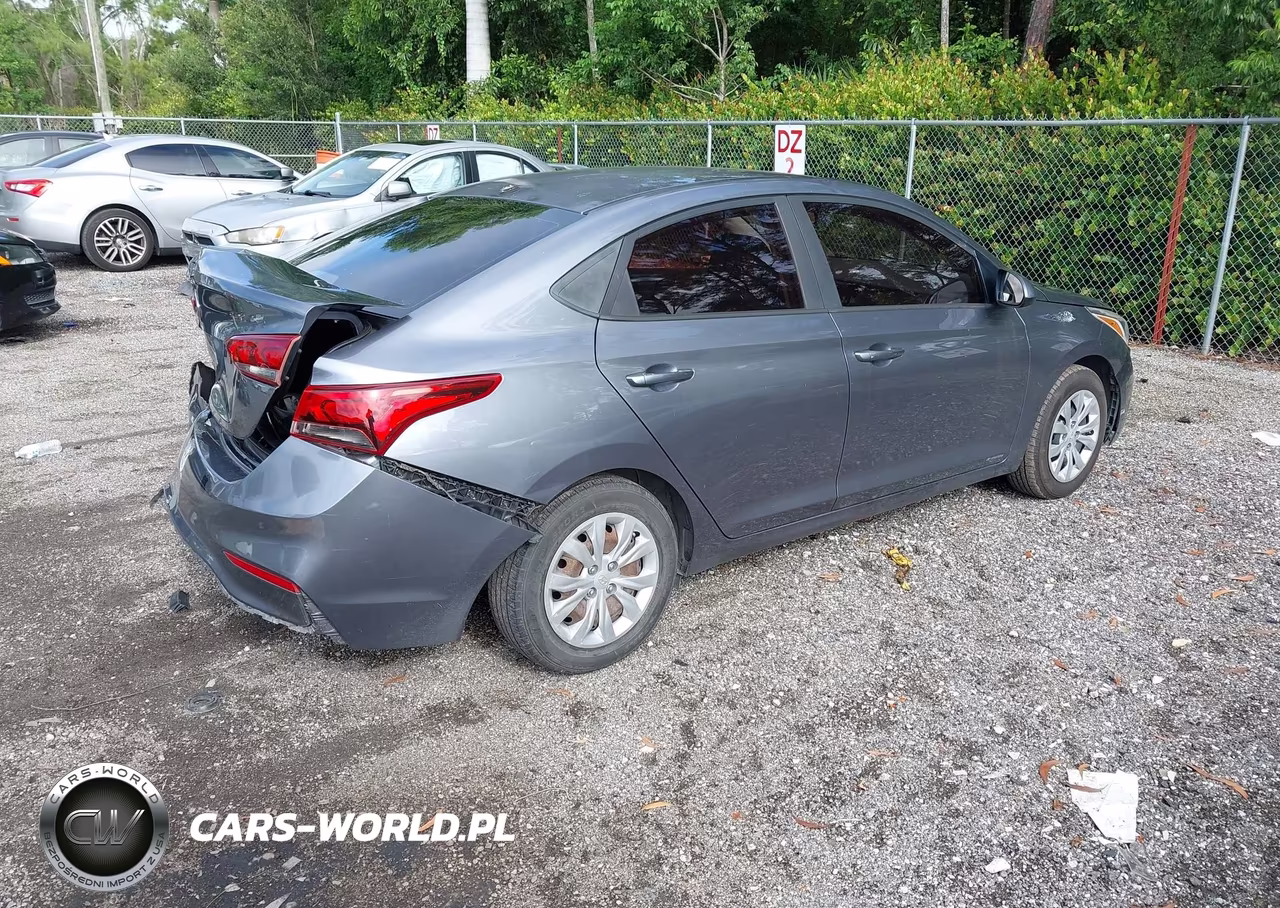 2018 Hyundai Accent Se VIN:3KPC24A30JE029109 - 4