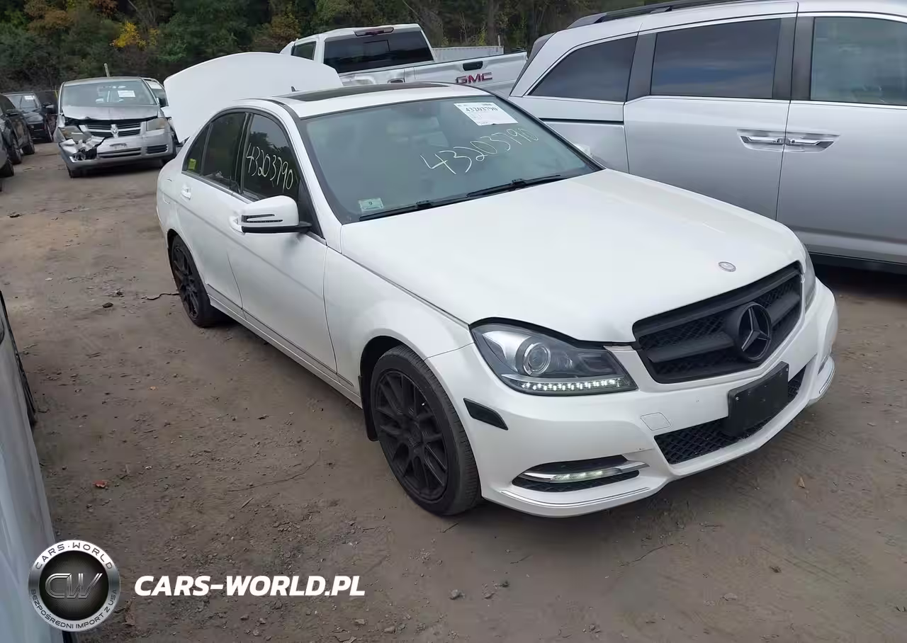 2013 Mercedes-Benz C 300 Luxury 4Matic