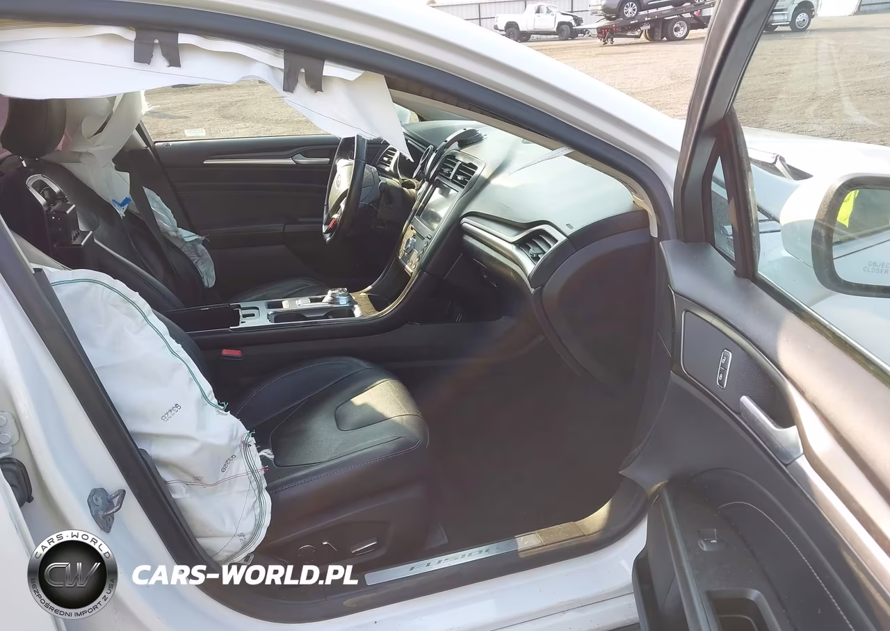 2019 Ford Fusion Titanium VIN:3FA6P0D91KR241606 - 5