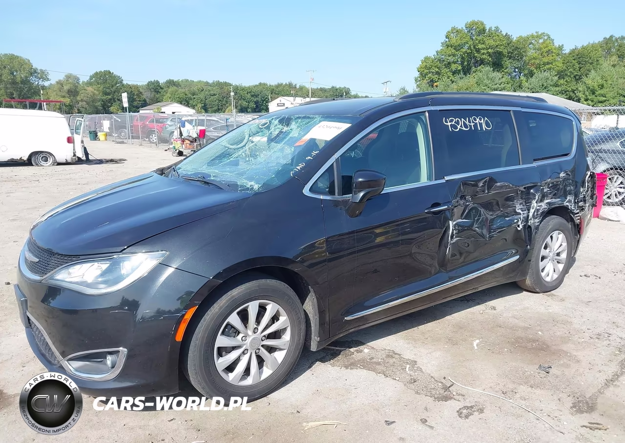 2017 Chrysler Pacifica Touring-L VIN:2C4RC1BG4HR795053 - 6