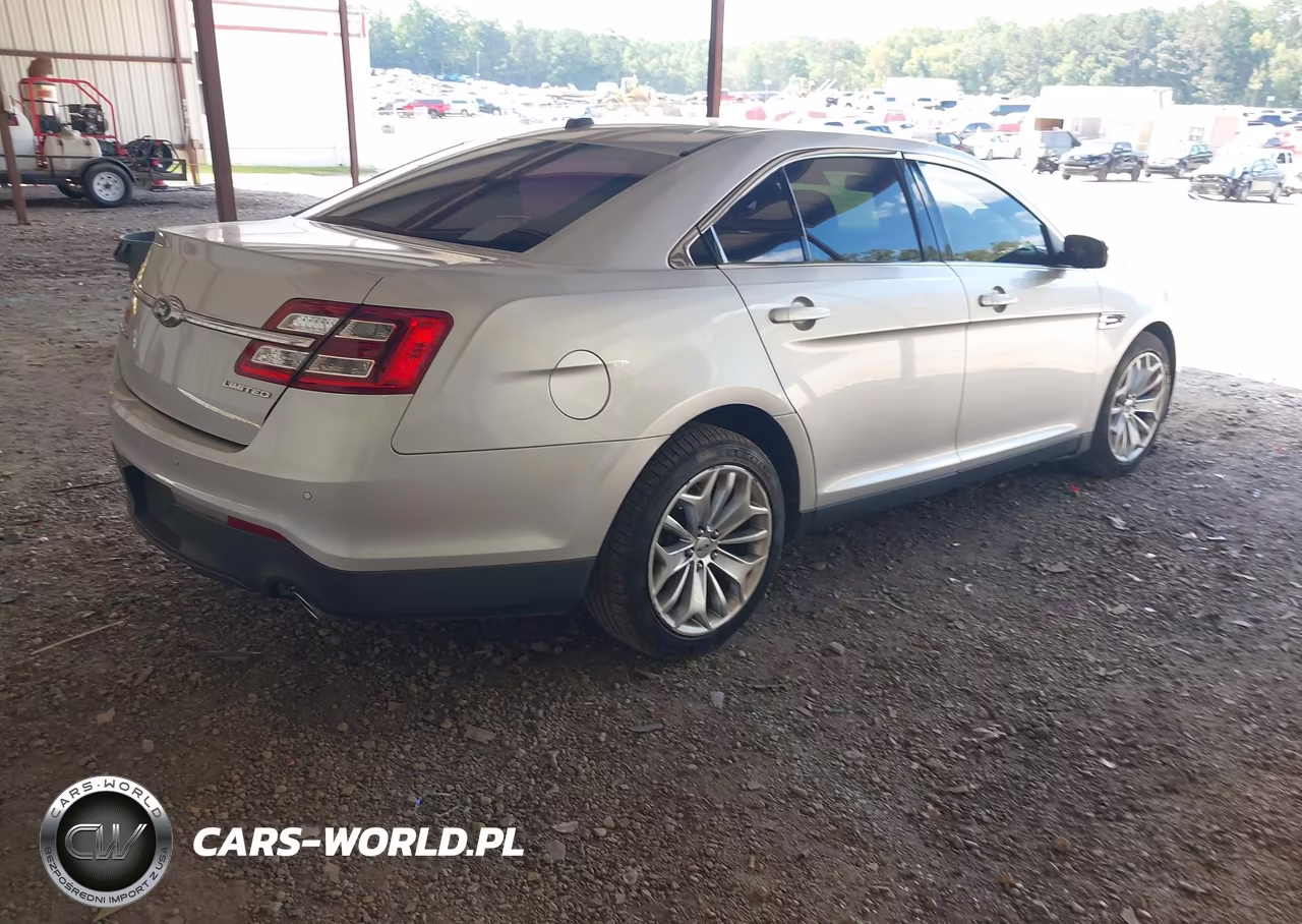 2019 Ford Taurus Limited VIN:1FAHP2F81KG107582 - 4