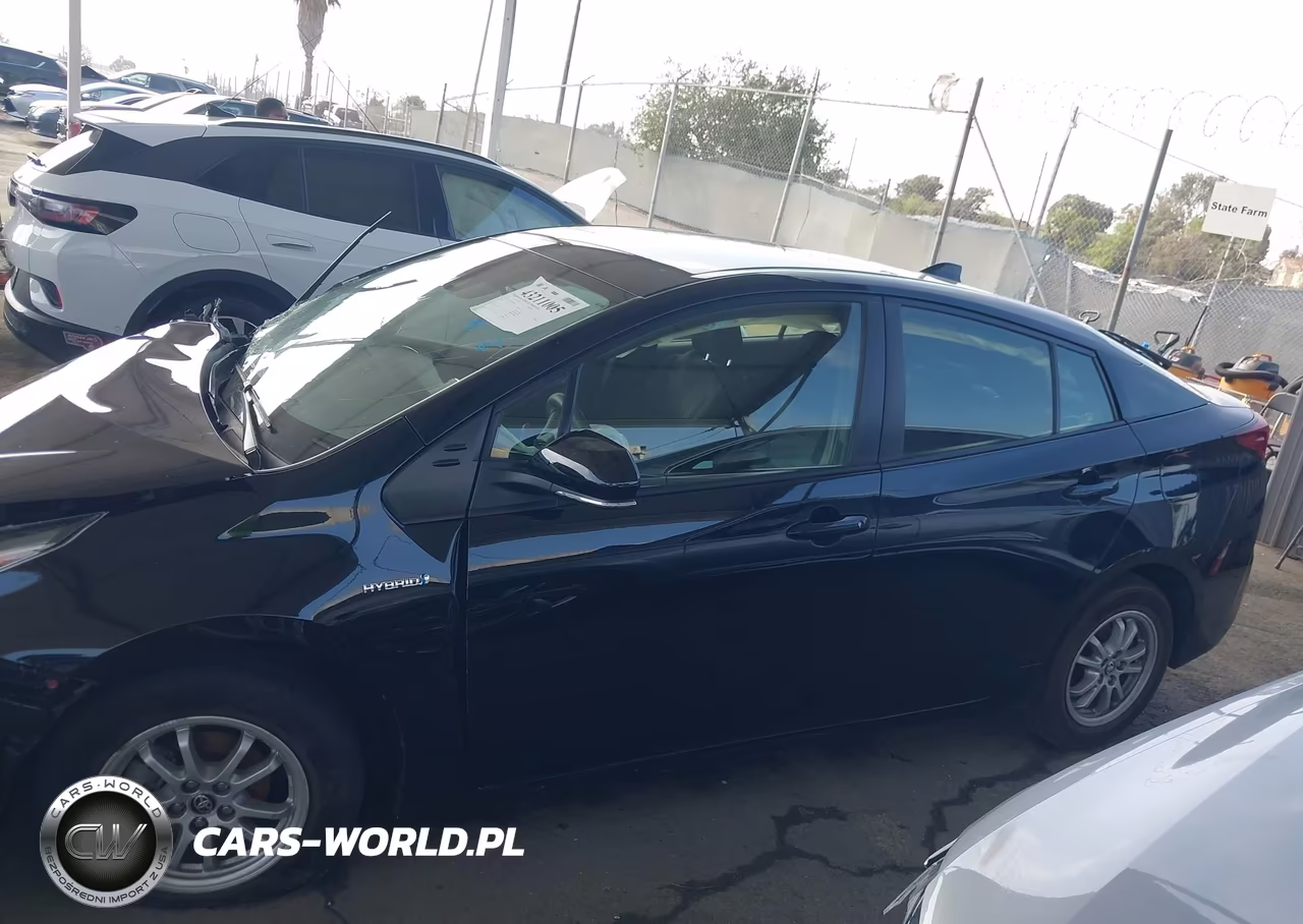 2021 Toyota Prius Le VIN:JTDKAMFU6M3143241 - 14