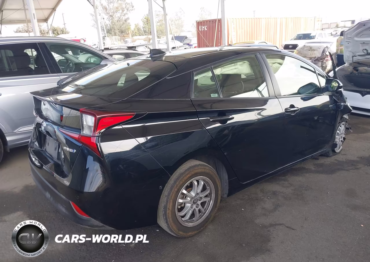 2021 Toyota Prius Le VIN:JTDKAMFU6M3143241 - 4