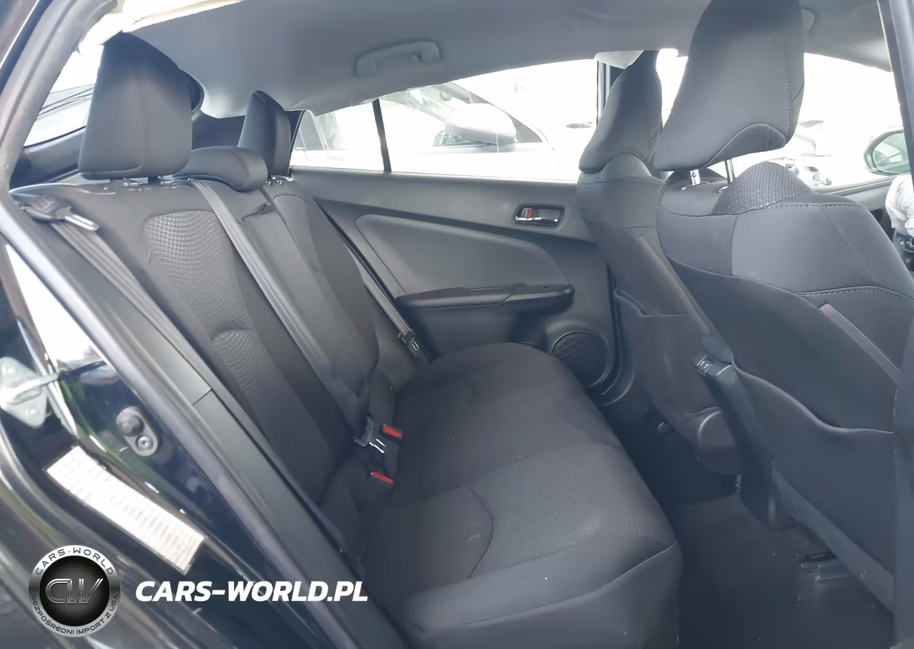 2021 Toyota Prius Le VIN:JTDKAMFU6M3143241 - 8