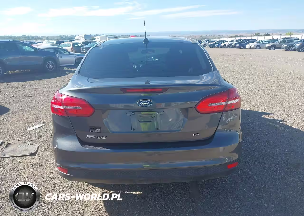 2017 Ford Focus Se VIN:1FADP3F2XHL277178 - 16
