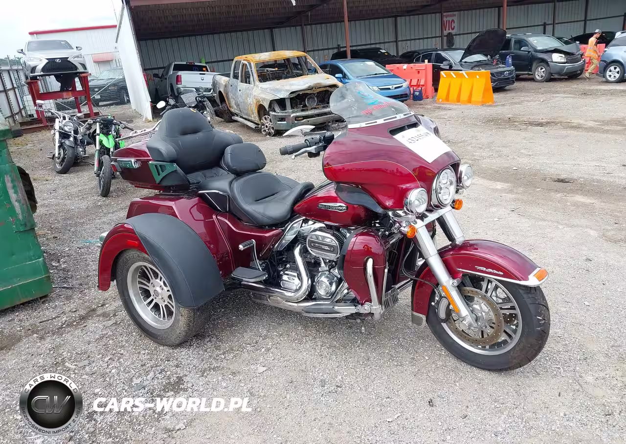 2017 Harley-Davidson Flhtcutg Tri Glide Ultra