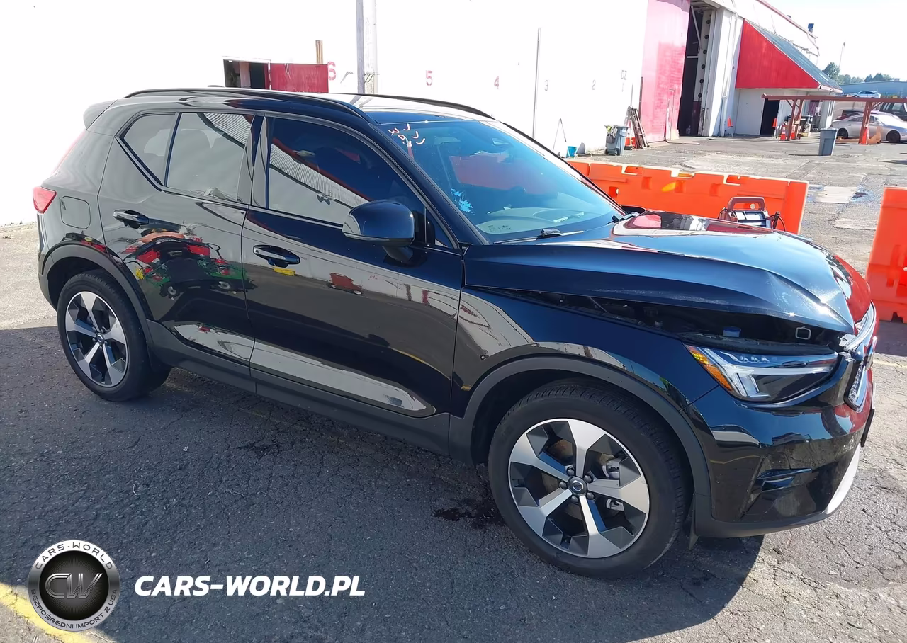 2024 Volvo Xc40 B5 Plus Dark Theme