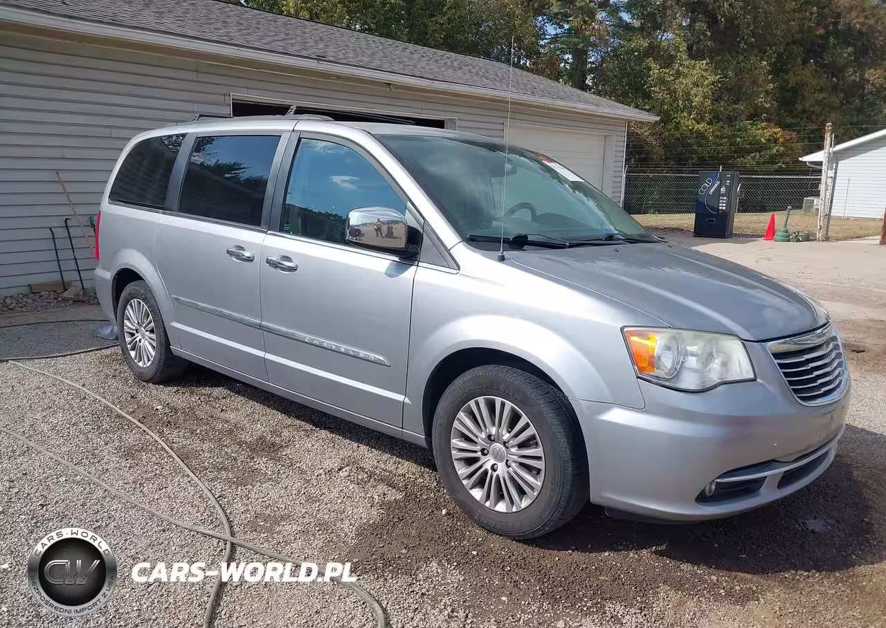 2013 Chrysler Town & Country Touring-L