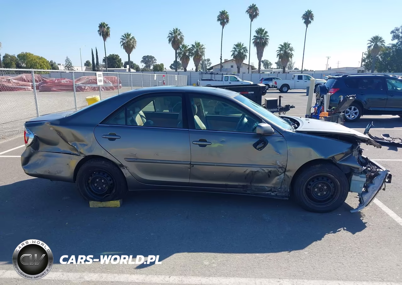 2005 Toyota Camry Le VIN:4T1BE30K25U519656 - 14