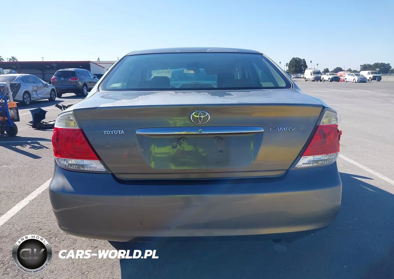 2005 Toyota Camry Le VIN:4T1BE30K25U519656 - 17