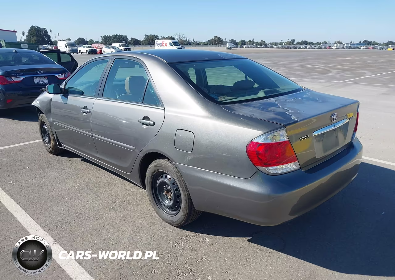 2005 Toyota Camry Le VIN:4T1BE30K25U519656 - 3