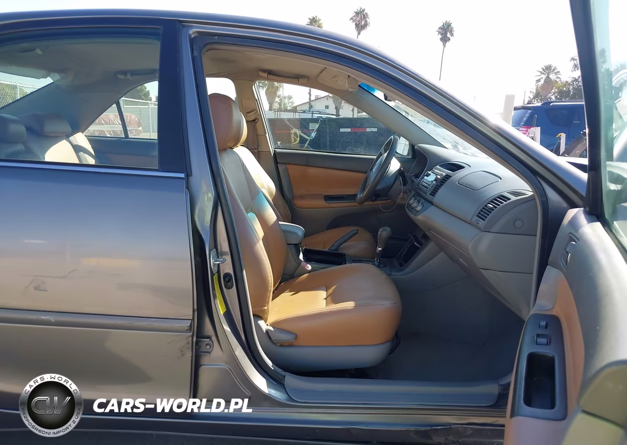 2005 Toyota Camry Le VIN:4T1BE30K25U519656 - 5