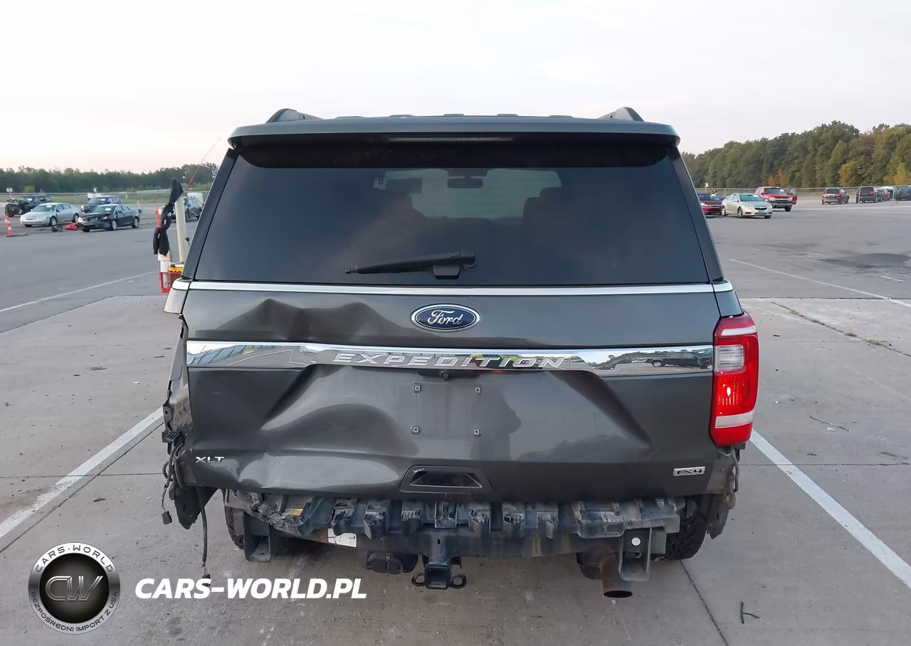 2018 Ford Expedition Xlt VIN:1FMJU1JTXJEA55546 - 17