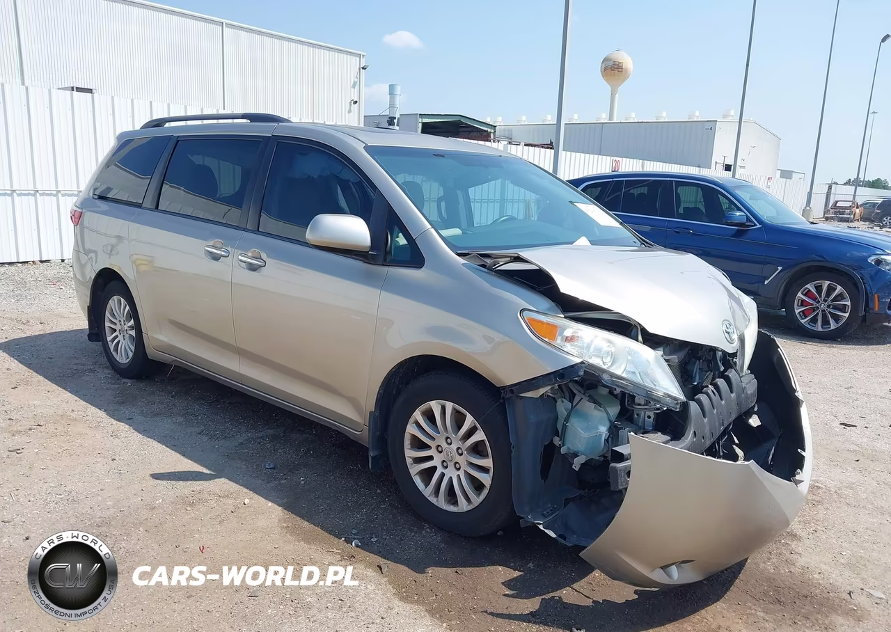 2017 Toyota Sienna Xle Premium 8 Passenger