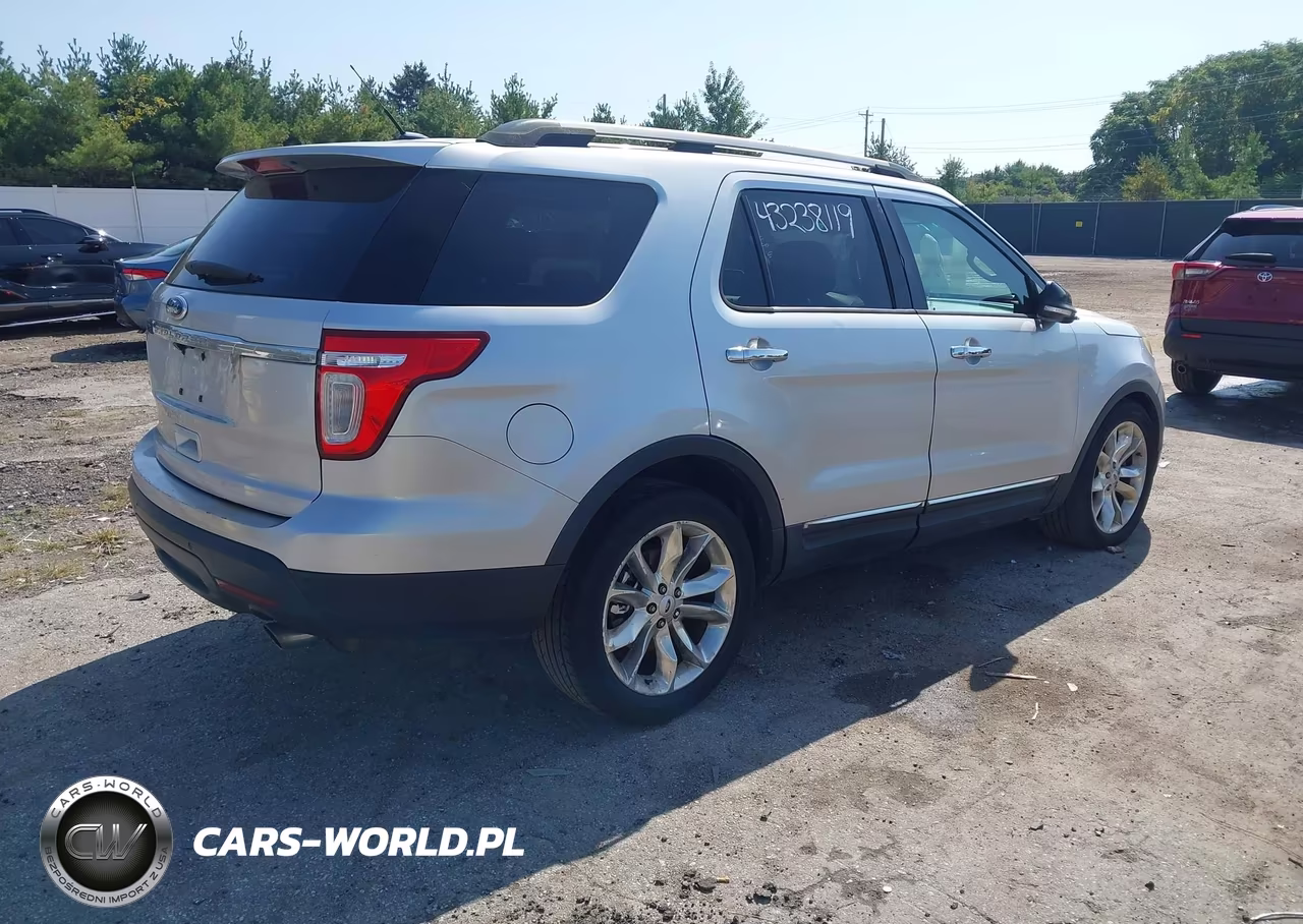 2012 Ford Explorer Xlt VIN:1FMHK7D83CGA53319 - 4