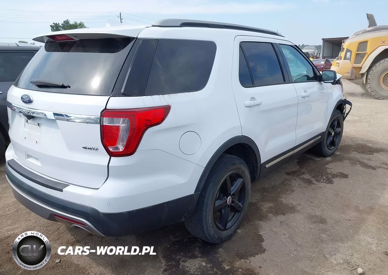 2017 Ford Explorer Xlt VIN:1FM5K8D84HGB90558 - 4