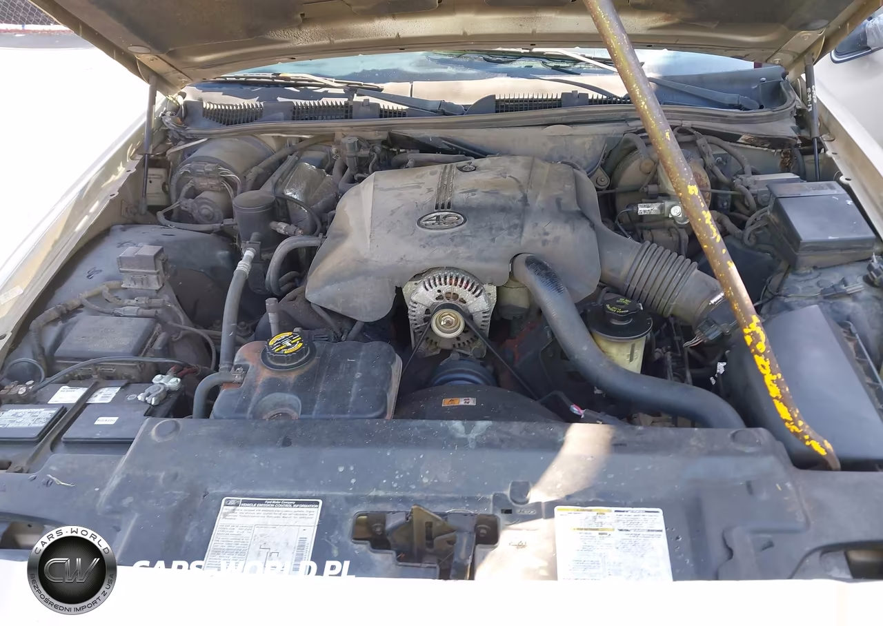 2000 Ford Crown Victoria VIN:2FAFP73W3YX213686 - 10
