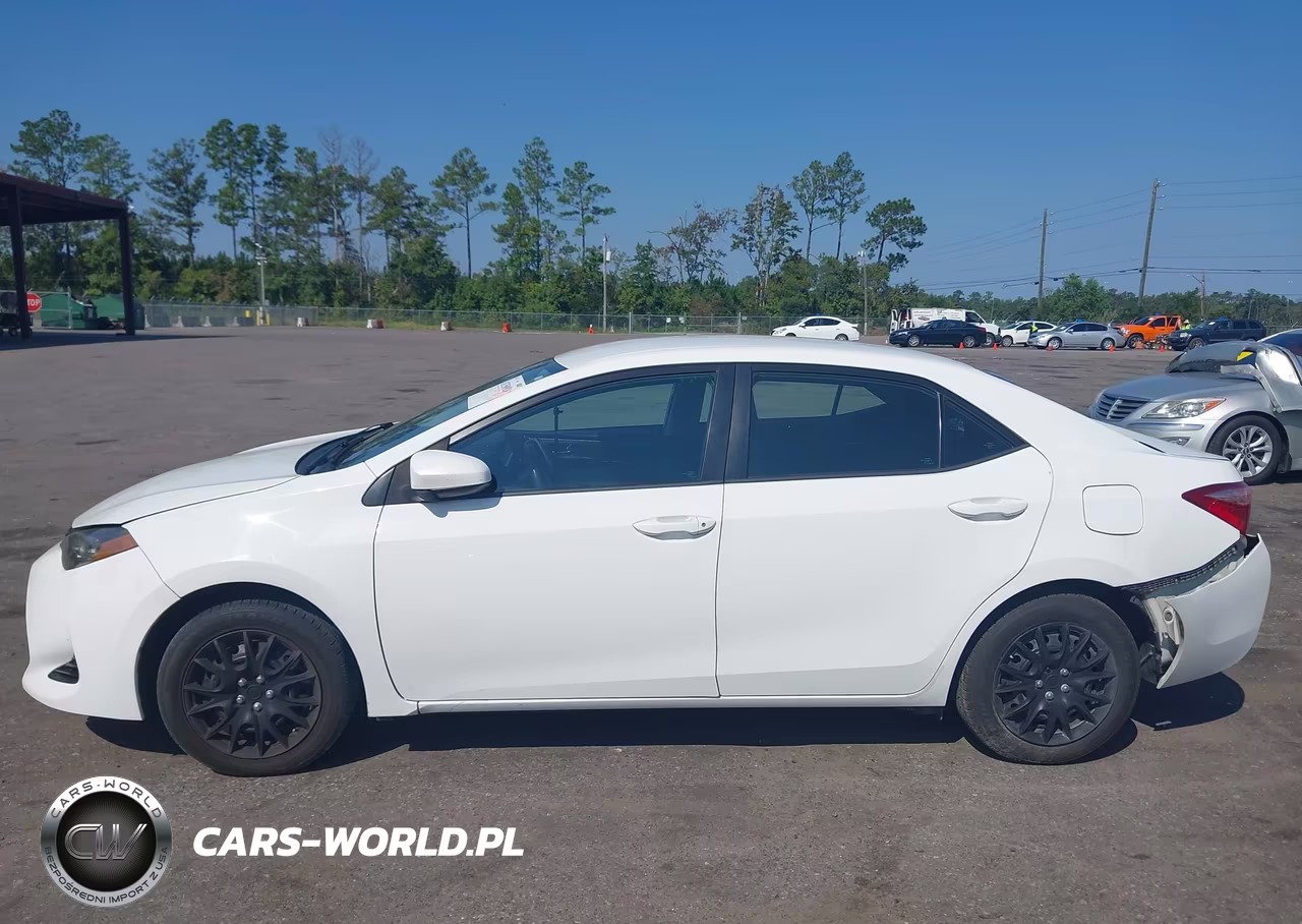 2019 Toyota Corolla Le VIN:5YFBURHE8KP917956 - 14