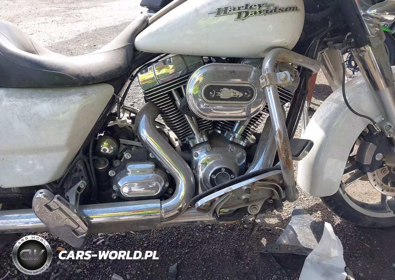 2016 Harley-Davidson Flhx Street Glide VIN:1HD1KBM1XGB666597 - 8