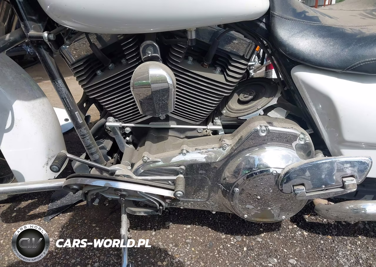 2016 Harley-Davidson Flhx Street Glide VIN:1HD1KBM1XGB666597 - 9