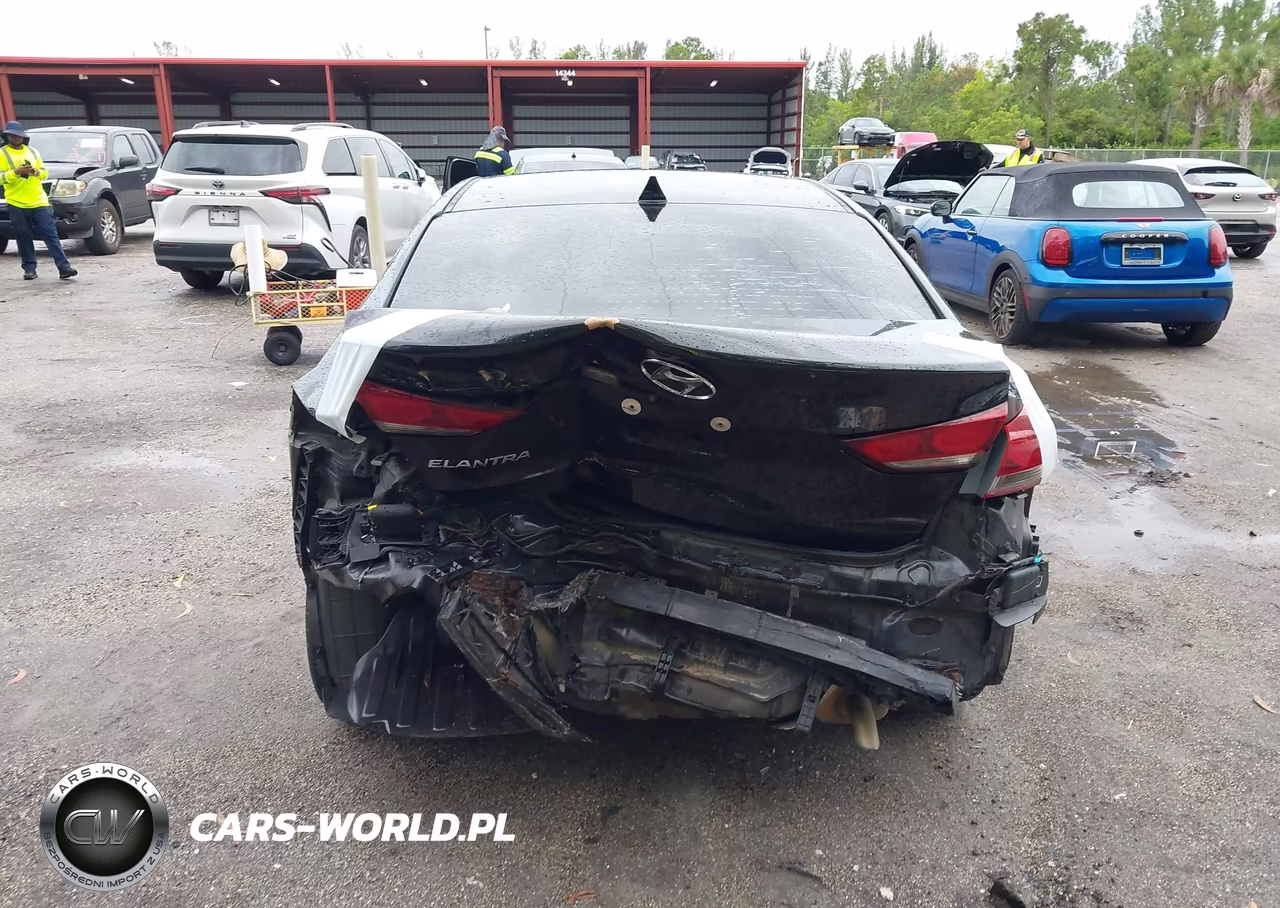 2018 Hyundai Elantra Sel VIN:5NPD84LF3JH333203 - 17