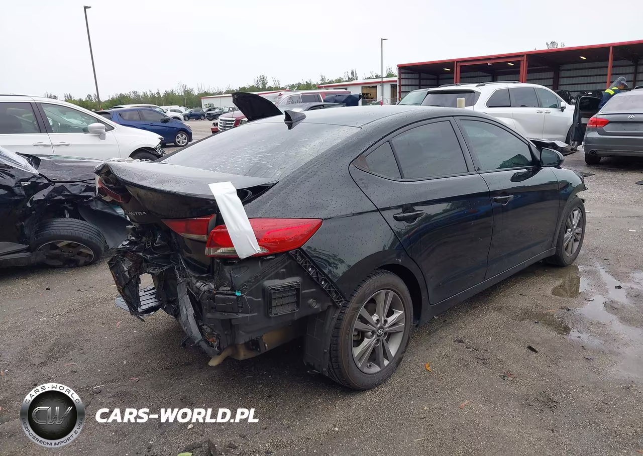 2018 Hyundai Elantra Sel VIN:5NPD84LF3JH333203 - 4