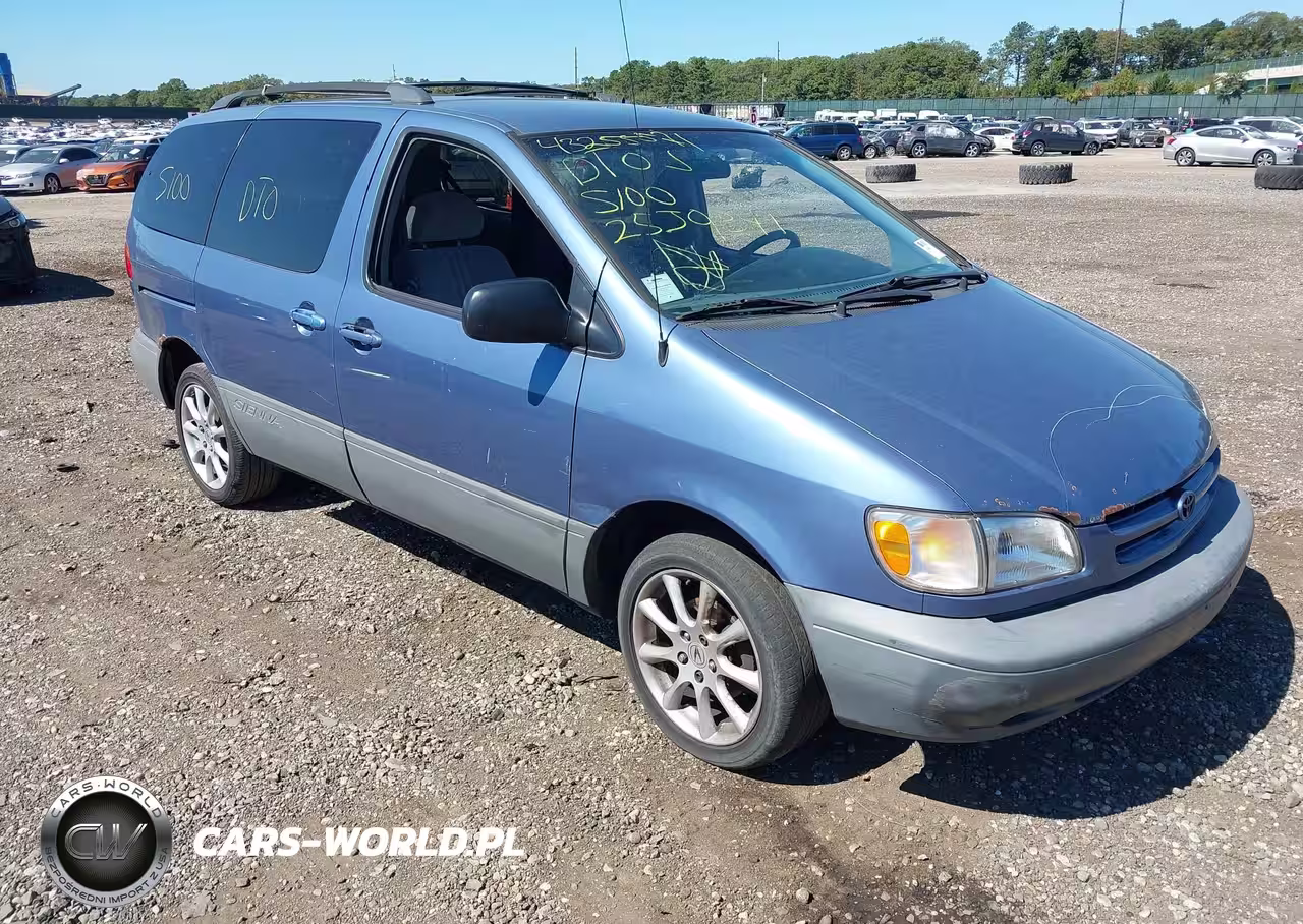 2000 Toyota Sienna Le