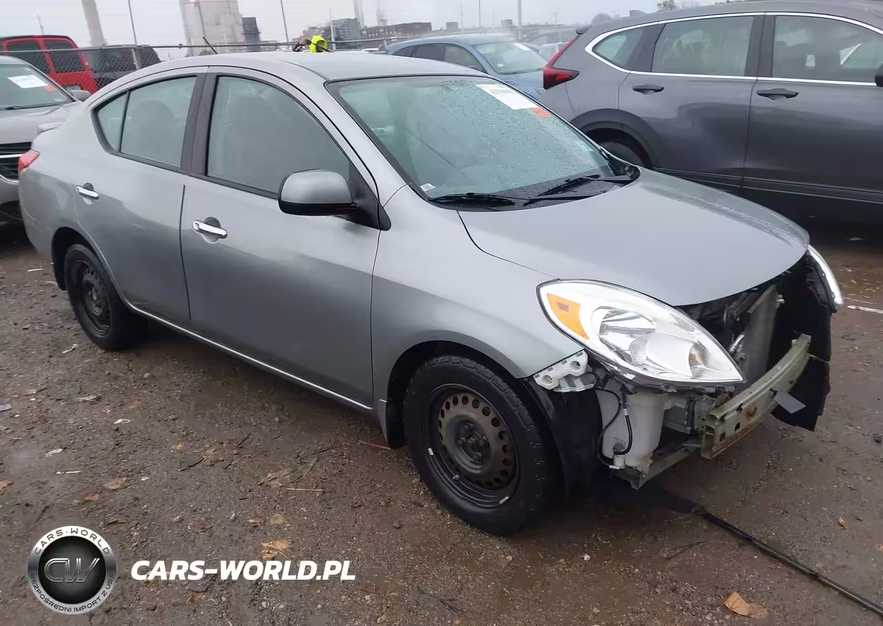 2013 Nissan Versa 1.6 Sv