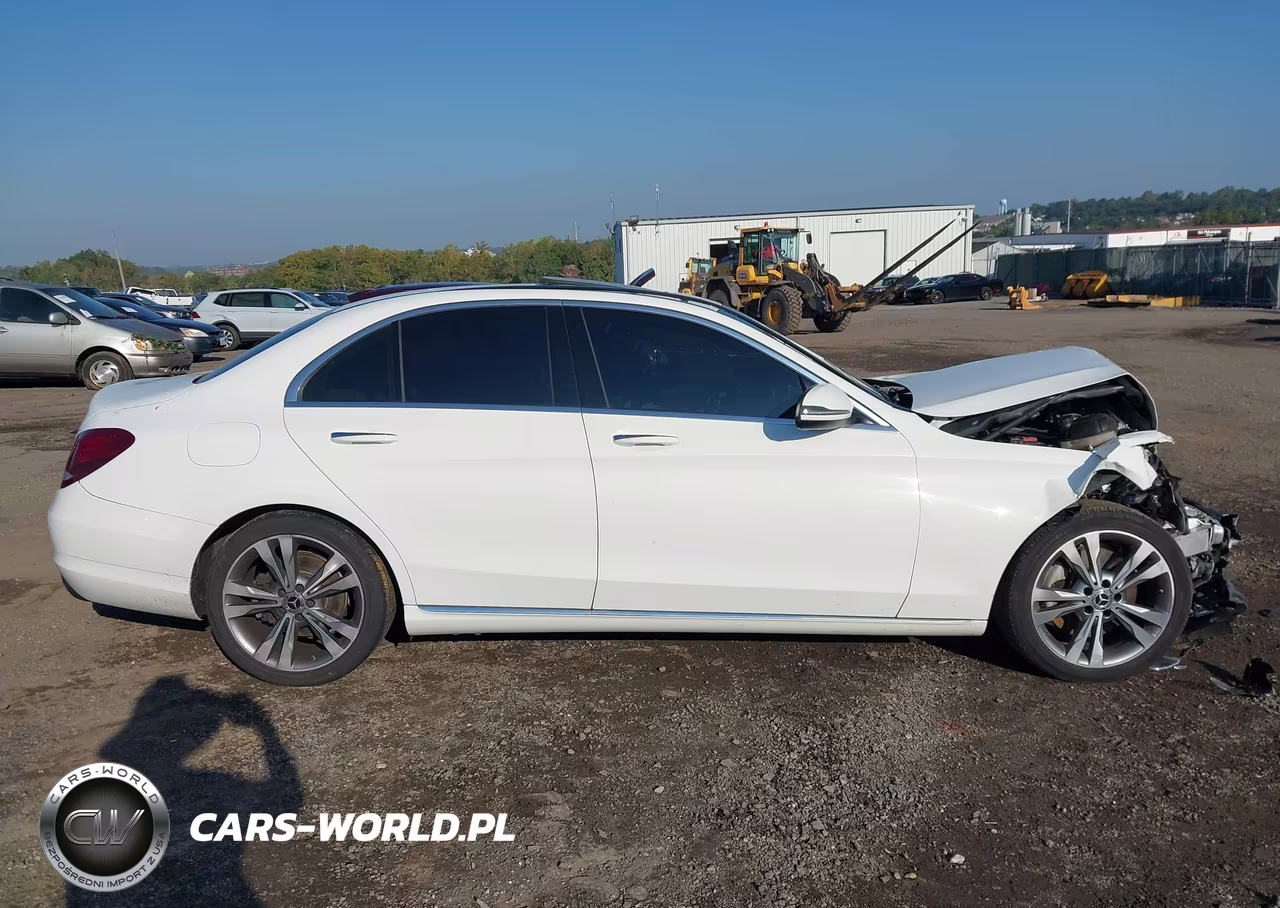 2018 Mercedes-Benz C 300 VIN:55SWF4JB3JU241794 - 13