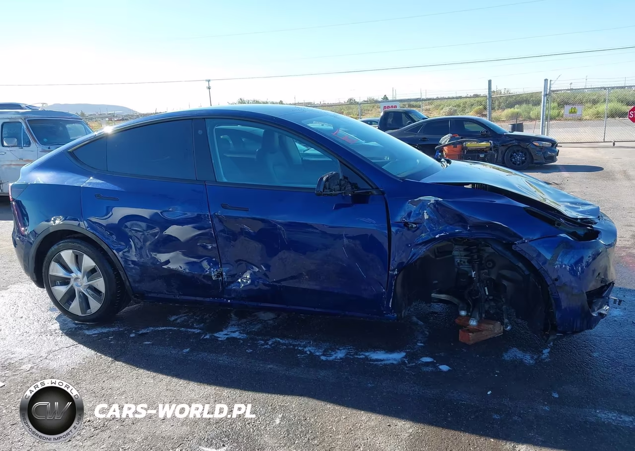 2021 Tesla Model Y Long Range Dual Motor All-Wheel Drive VIN:5YJYGDEE3MF303713 - 14