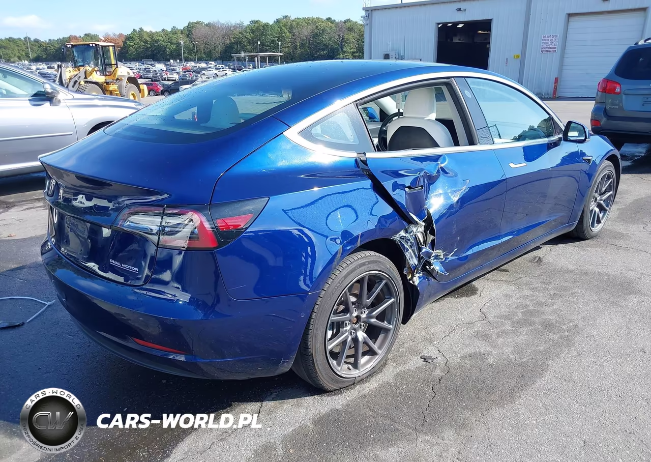 2018 Tesla Model 3 Long Range-Performance VIN:5YJ3E1EB0JF096570 - 4