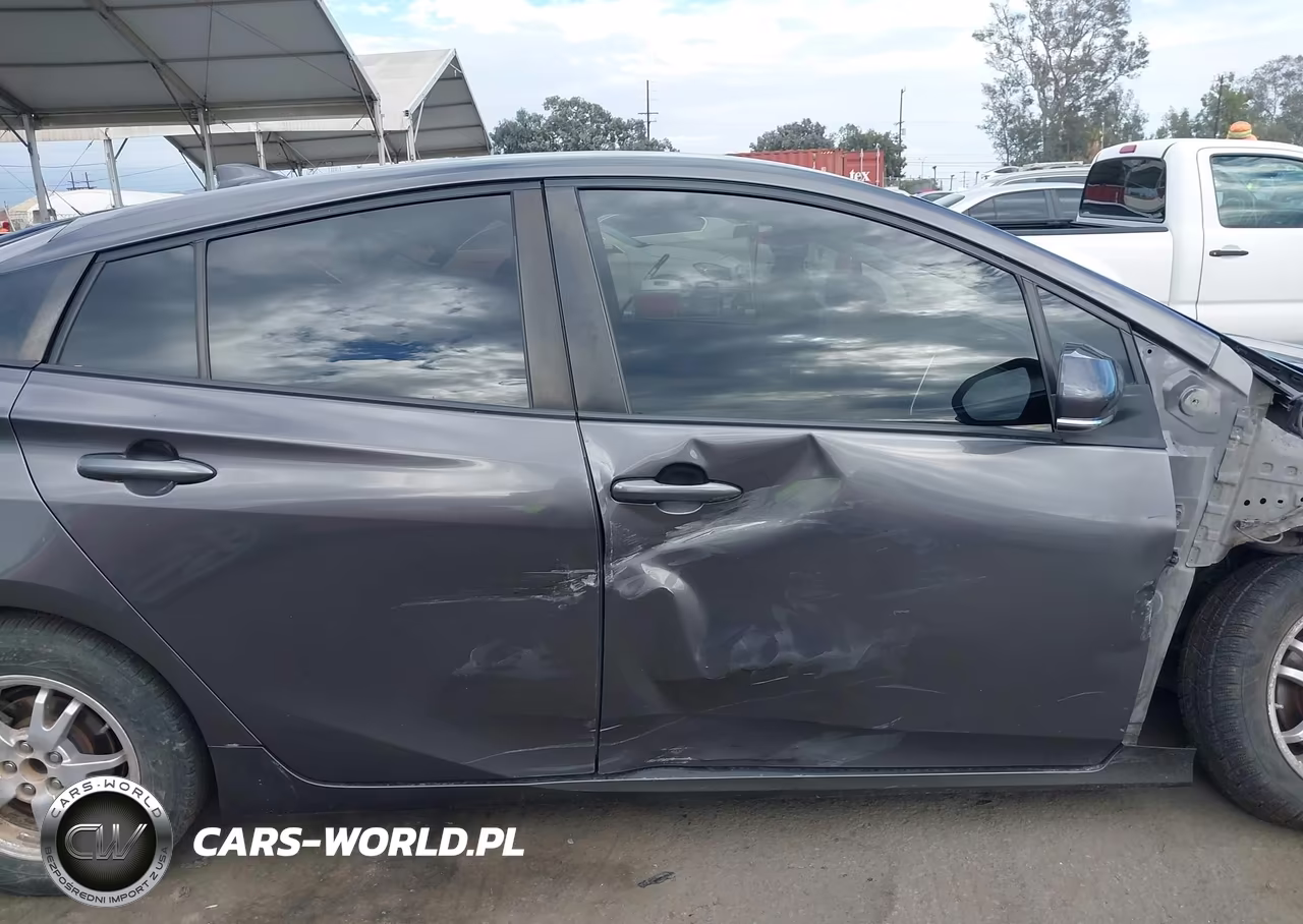 2016 Toyota Prius Two VIN:JTDKBRFU9G3523740 - 14