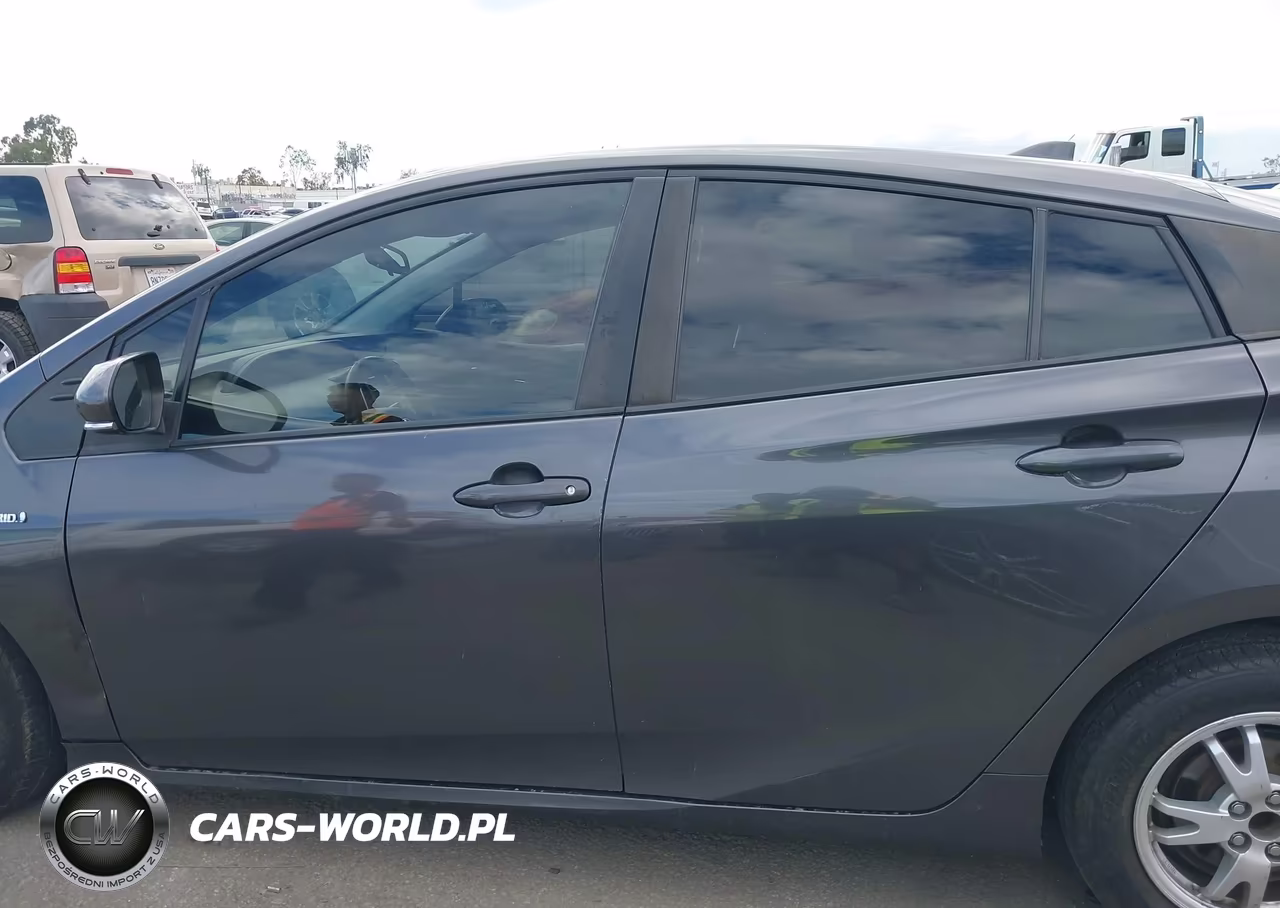 2016 Toyota Prius Two VIN:JTDKBRFU9G3523740 - 15