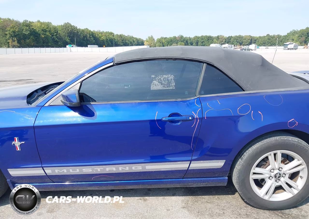 2014 Ford Mustang V6 Premium VIN:1ZVBP8EM3E5253898 - 15