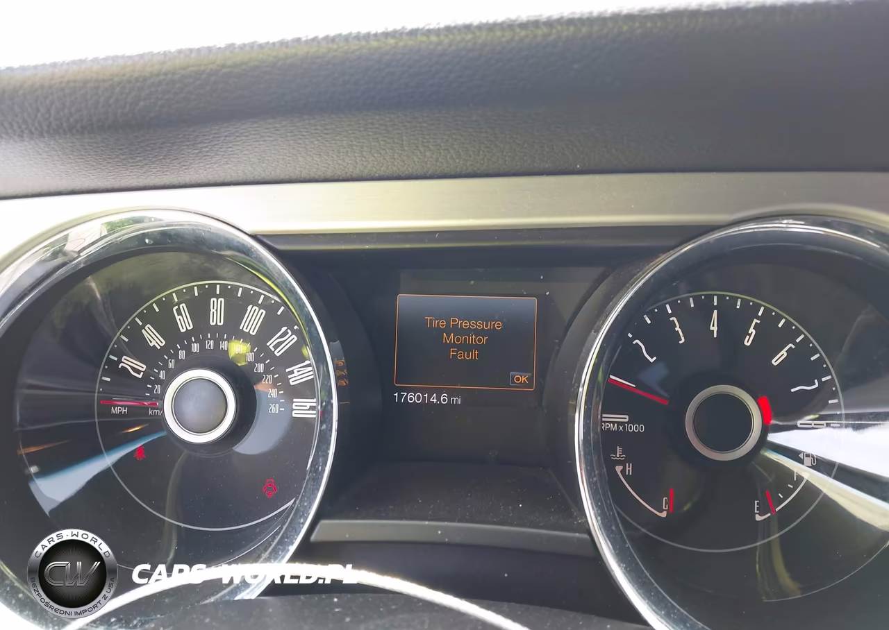 2014 Ford Mustang V6 Premium VIN:1ZVBP8EM3E5253898 - 7