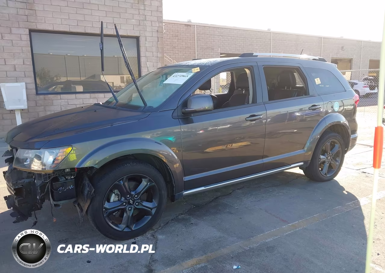 2018 Dodge Journey Crossroad VIN:3C4PDCGGXJT475747 - 2