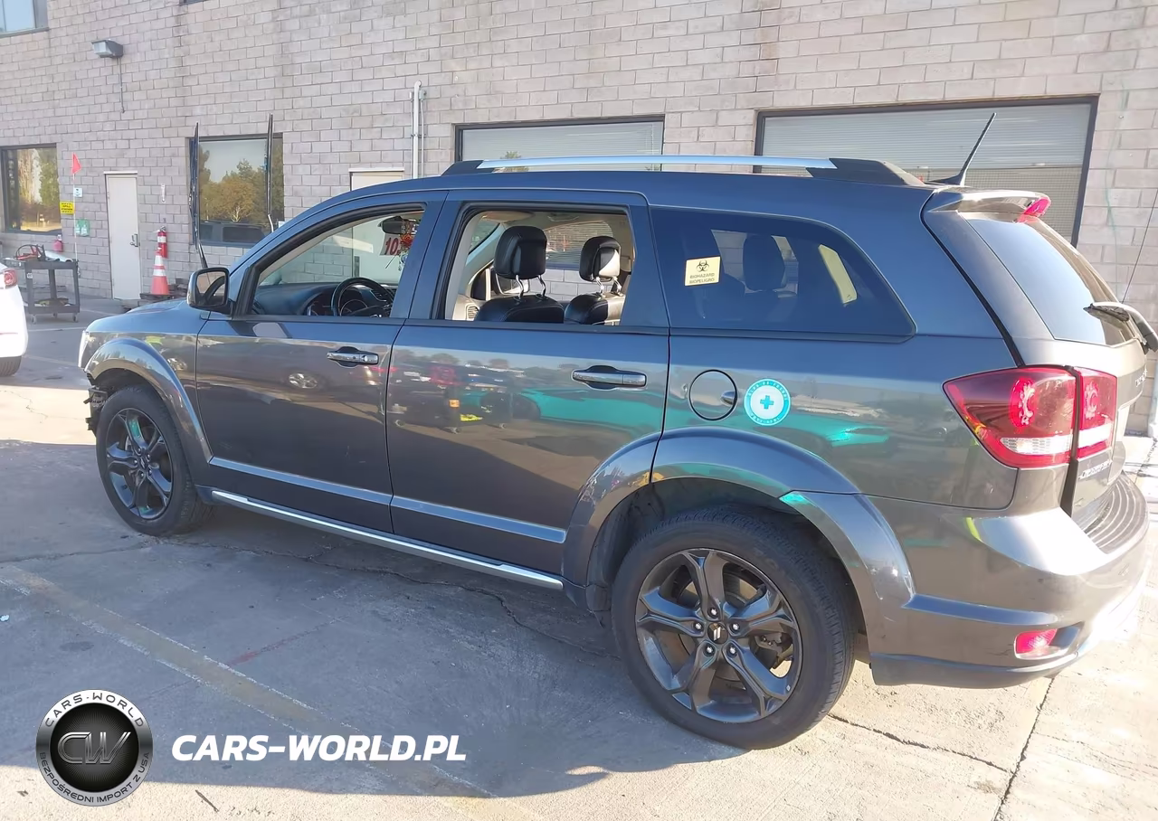 2018 Dodge Journey Crossroad VIN:3C4PDCGGXJT475747 - 3
