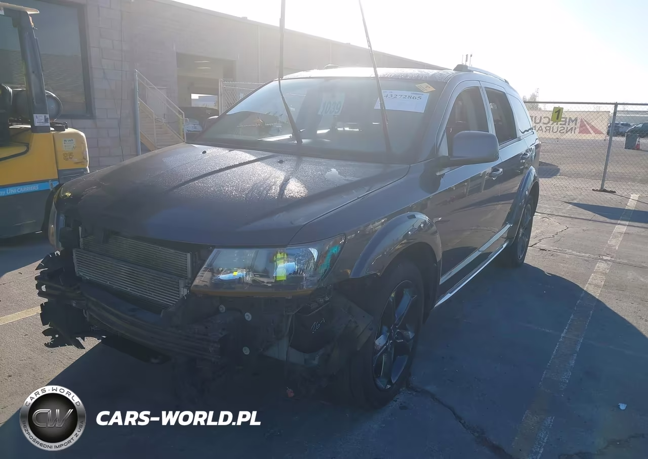 2018 Dodge Journey Crossroad VIN:3C4PDCGGXJT475747 - 6