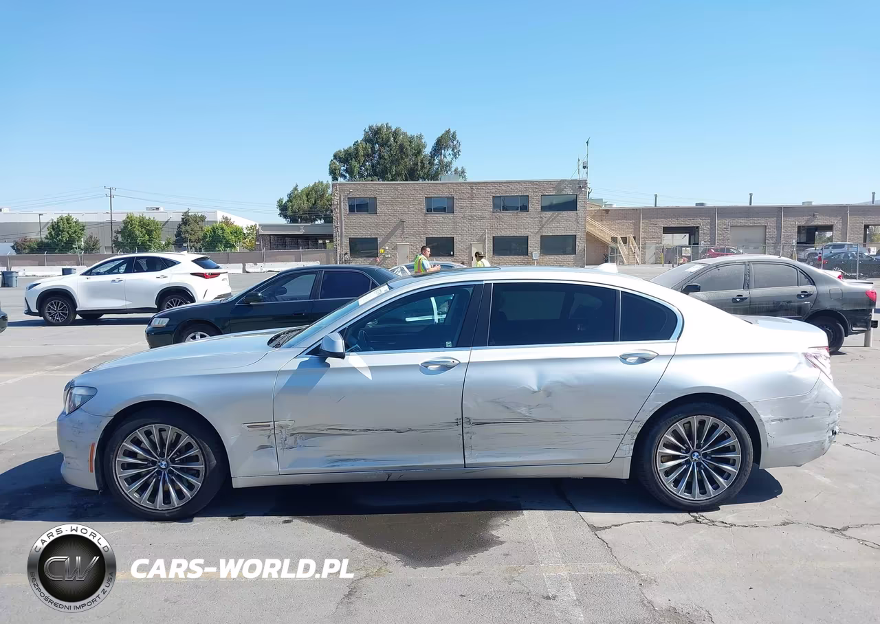 2011 BMW 750Li VIN:WBAKB8C51BC851635 - 14