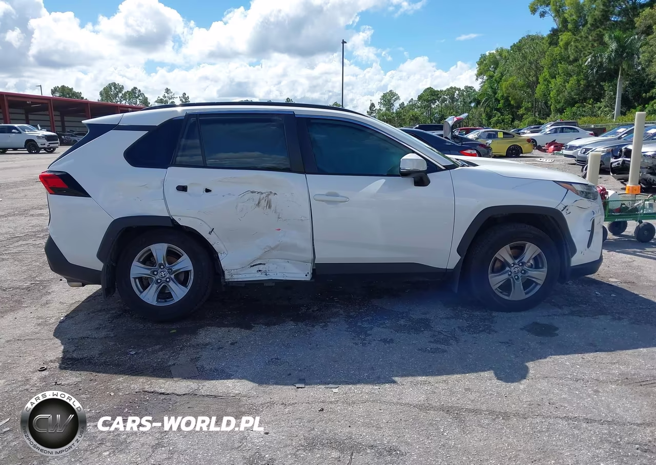 2024 Toyota Rav4 Xle VIN:2T3W1RFV5RC259513 - 13