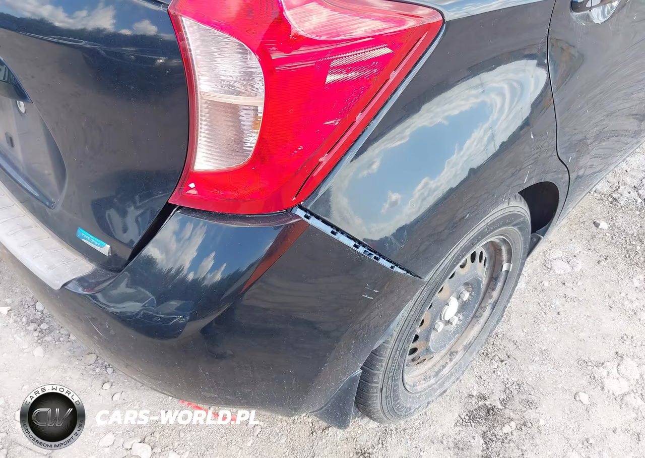2015 Nissan Versa Note S Plus VIN:3N1CE2CP7FL444591 - 6