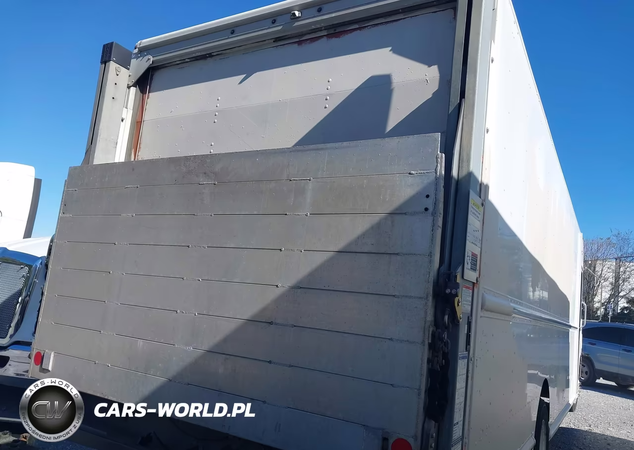 2018 Ford F-59 Commercial Stripped VIN:1F66F5KY5J0A11038 - 8