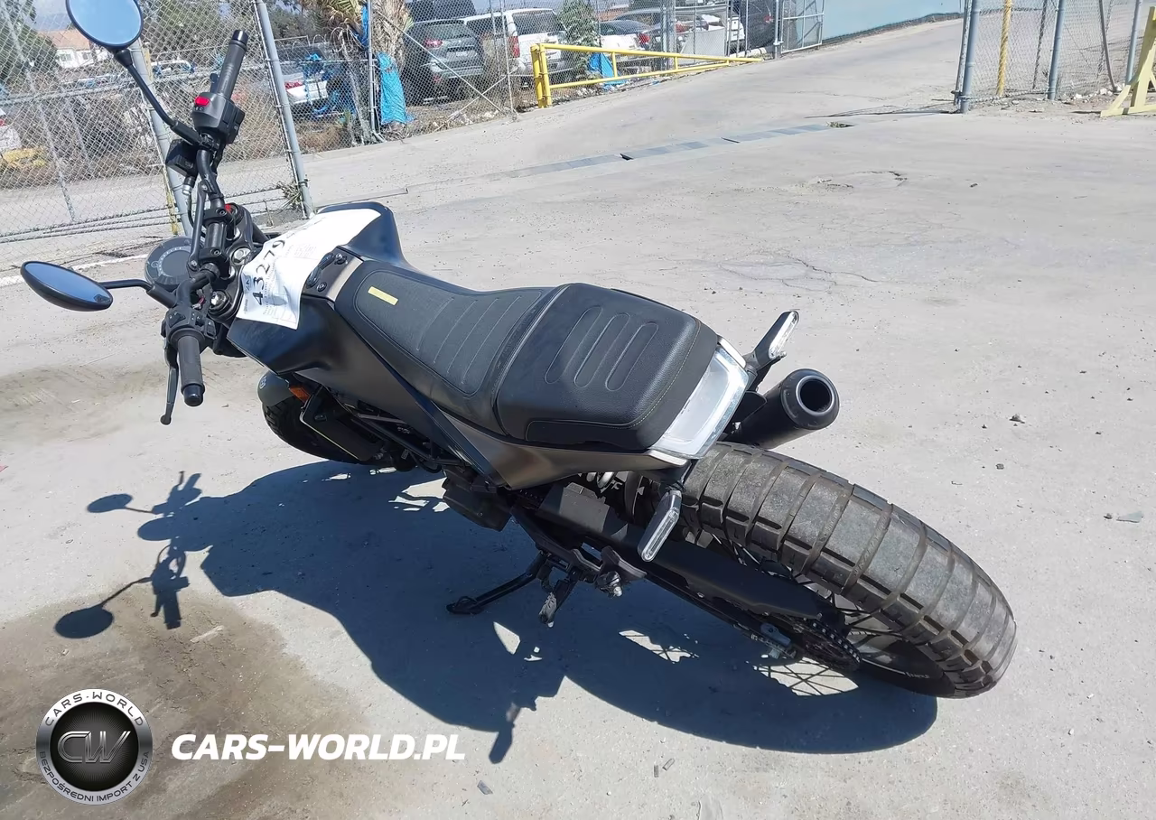 2023 Husqvarna Vitpilen 401-Svartpilen 401 VIN:MD2JUJ402PC225807 - 3