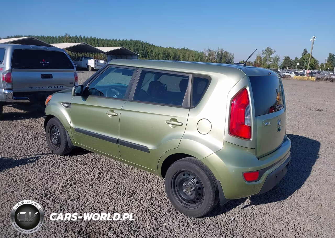 2013 Kia Soul VIN:KNDJT2A56D7618406 - 3