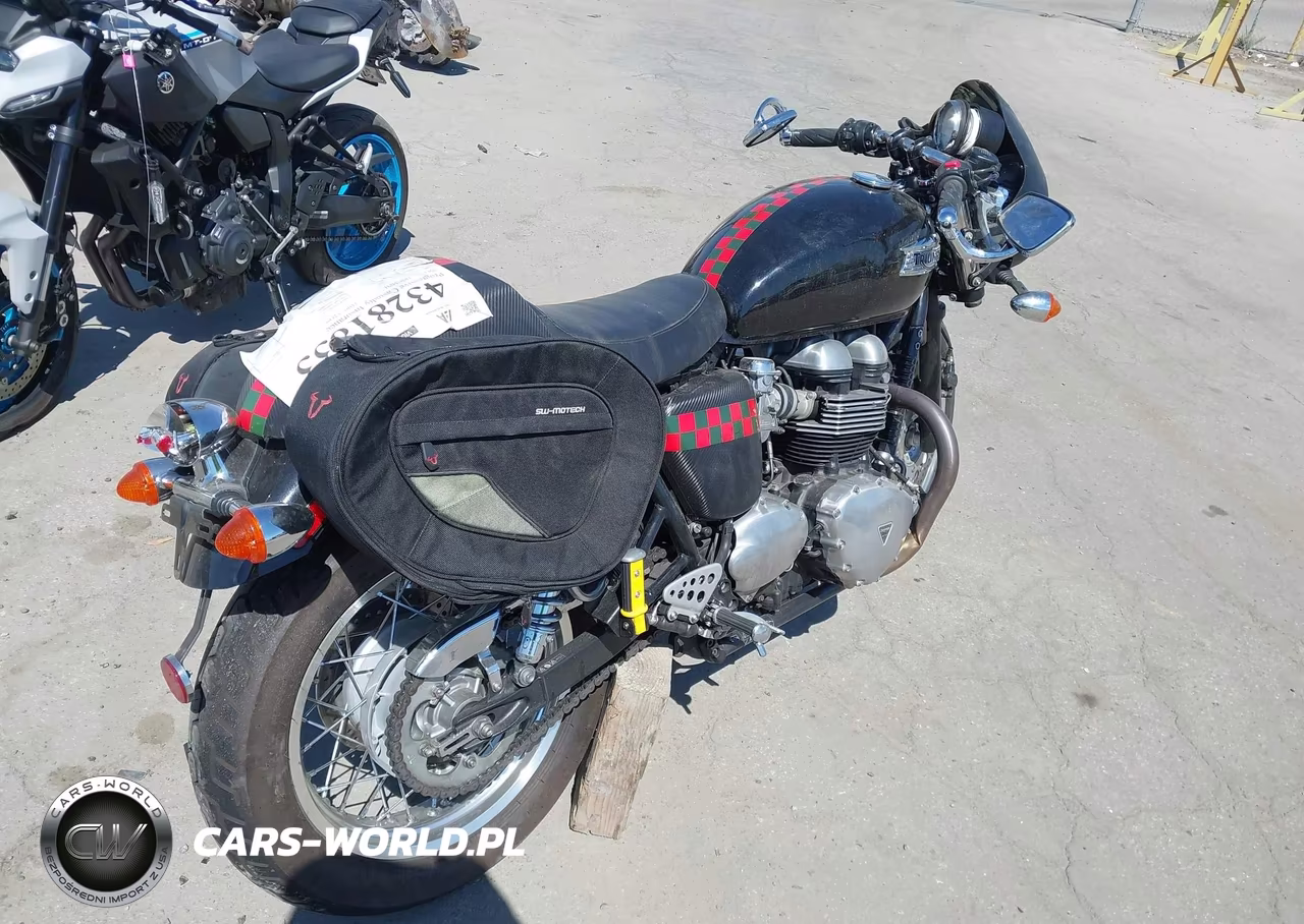 2014 Triumph Motorcycle Thruxton VIN:SMT920K18ET655599 - 4