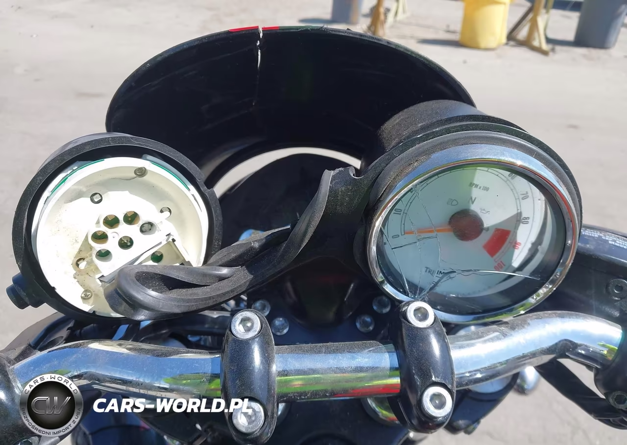 2014 Triumph Motorcycle Thruxton VIN:SMT920K18ET655599 - 7