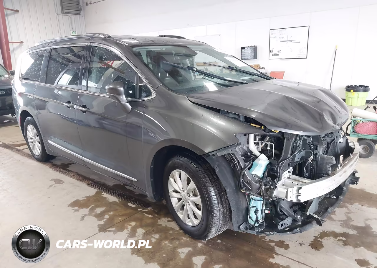 2018 Chrysler Pacifica Touring L Plus