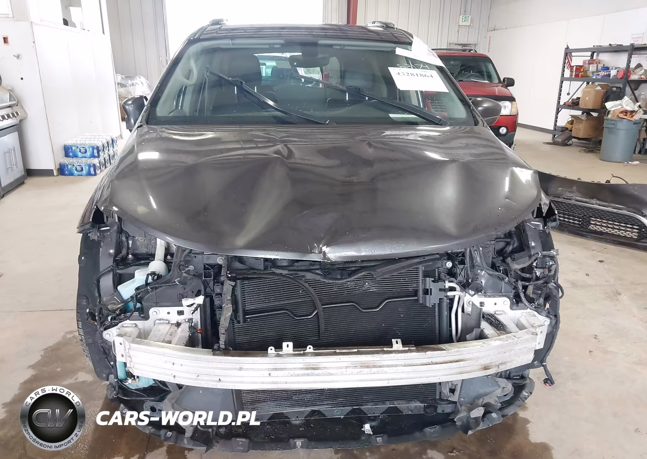 2018 Chrysler Pacifica Touring L Plus VIN:2C4RC1EG1JR130256 - 13