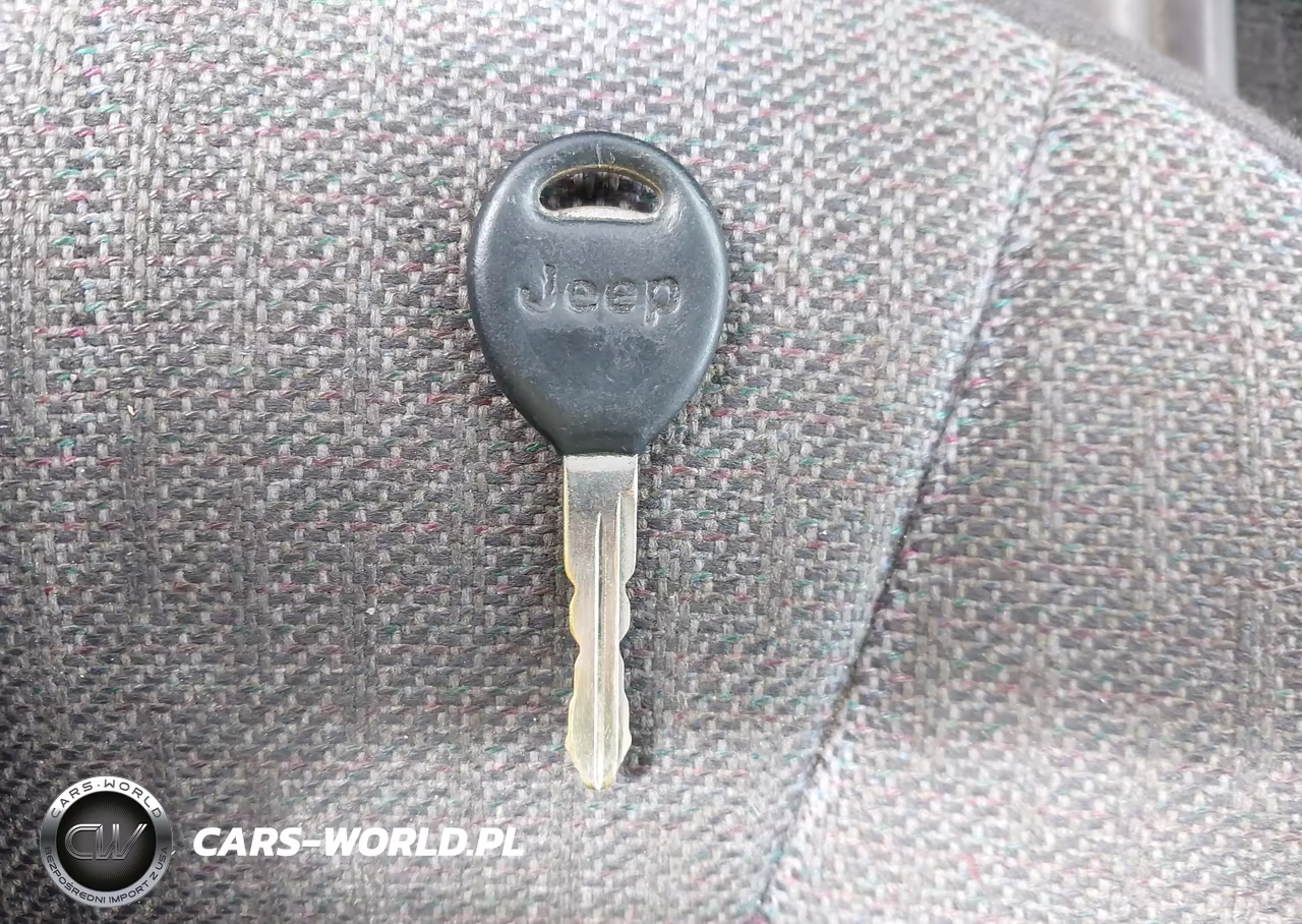 2001 Jeep Cherokee Sport VIN:1J4FF48S01L586313 - 11