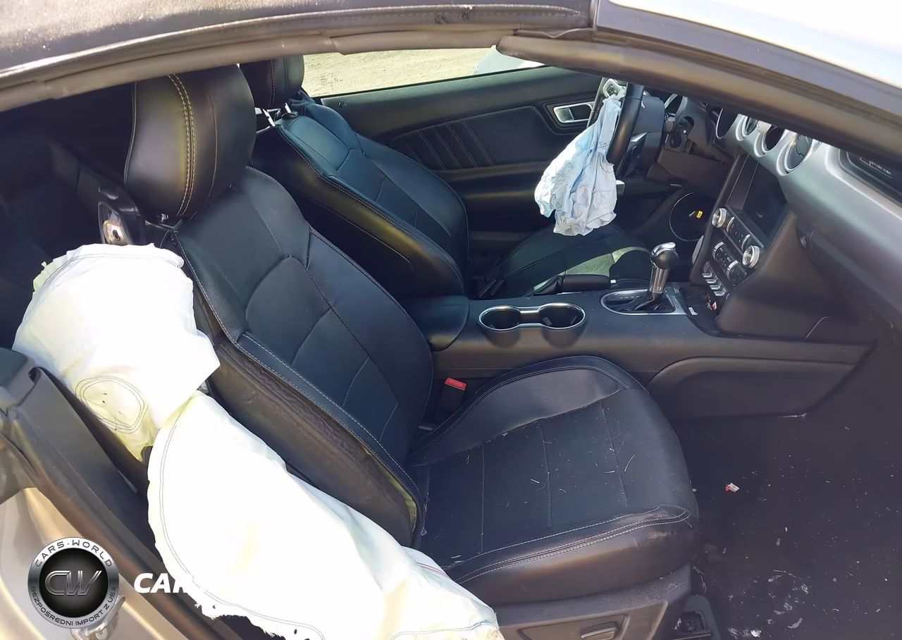 2020 Ford Mustang Ecoboost Premium VIN:1FATP8UH7L5121516 - 5